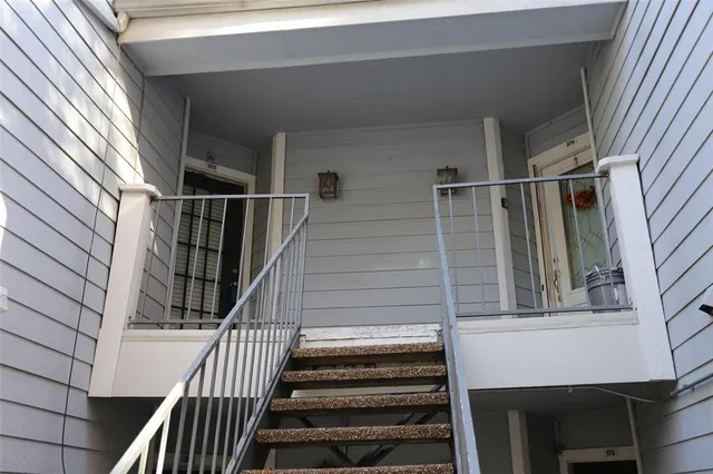 $175,000 | 3406 Country Club Drive West, Unit 272, Irving, TX 75038