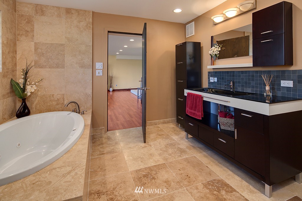 9340 Odin Way Bothell, WA 98011 - Photo 12 of 15 Gallery Image 12