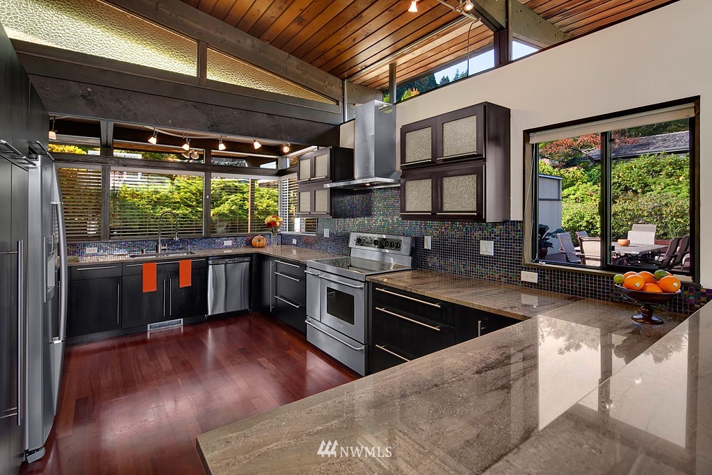9340 Odin Way Bothell, WA 98011 - Photo 5 of 15 Gallery Image 5