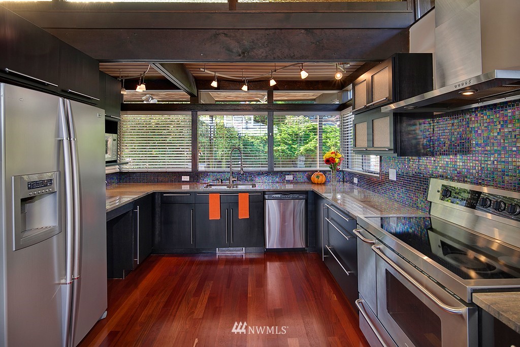 9340 Odin Way Bothell, WA 98011 - Photo 6 of 15 Gallery Image 6