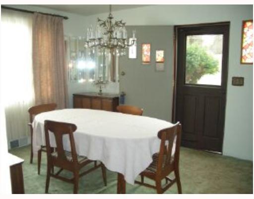 14 Alsop Road Pittsburgh, PA 15215 - Photo 3 of 8 Dining Room. Dining Room measures 14 x 12 and has neutral plaster walls. HARDWOOD UNDER CARPETS!