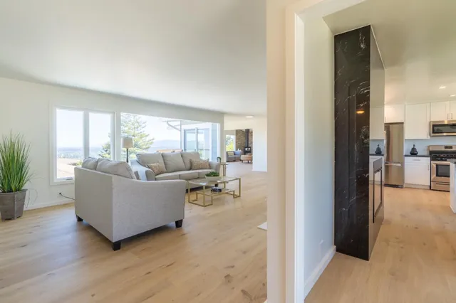 $3,500,000 | 15 Buckland Court, San Carlos, CA 94070