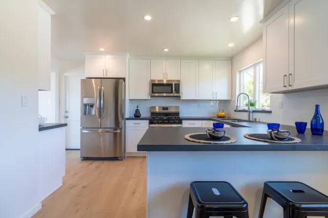 $3,500,000 | 15 Buckland Court, San Carlos, CA 94070