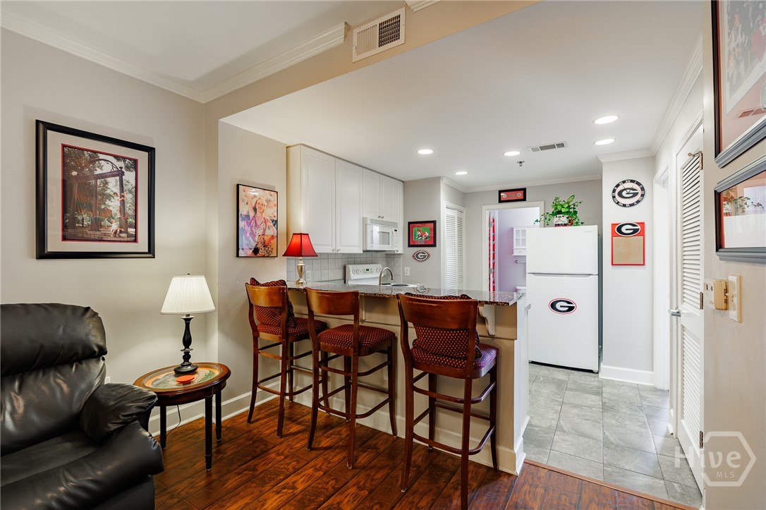 250 West Broad Street, Unit 615 Athens, GA 30601 - Photo 7 of 38