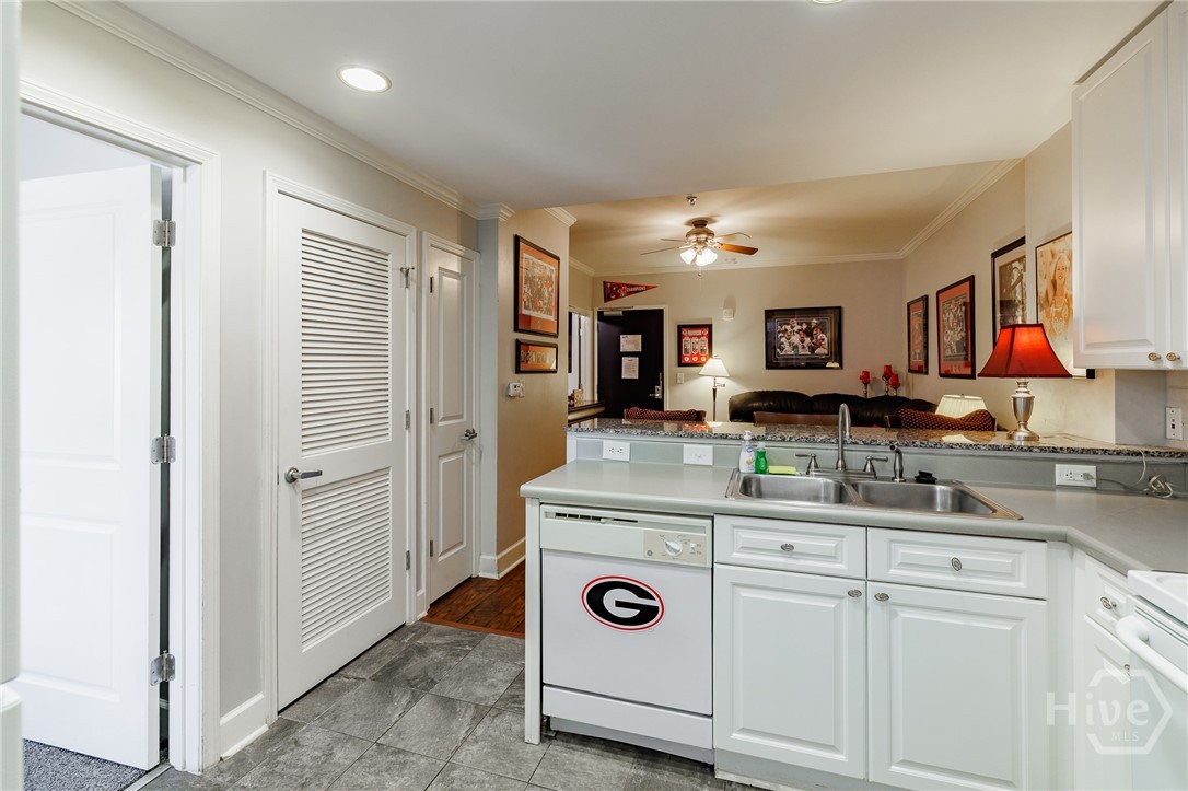 250 West Broad Street, Unit 615 Athens, GA 30601 - Photo 10 of 38