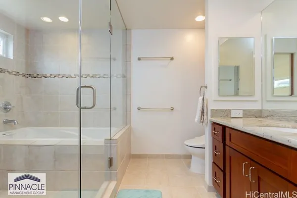 $7,200 | 984 Waiholo Street, Honolulu, HI 96821