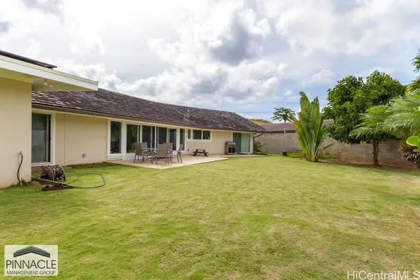 $7,200 | 984 Waiholo Street, Honolulu, HI 96821