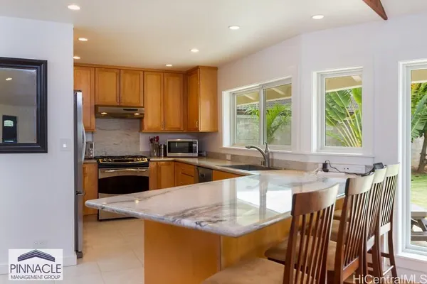 $7,200 | 984 Waiholo Street, Honolulu, HI 96821