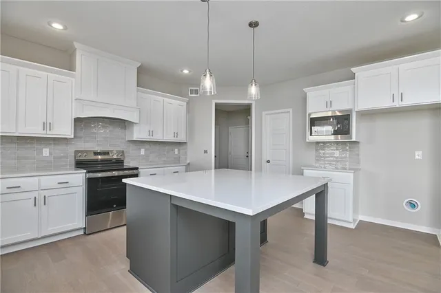 $634,950 | 2714 West Park Street, Olathe, KS 66061