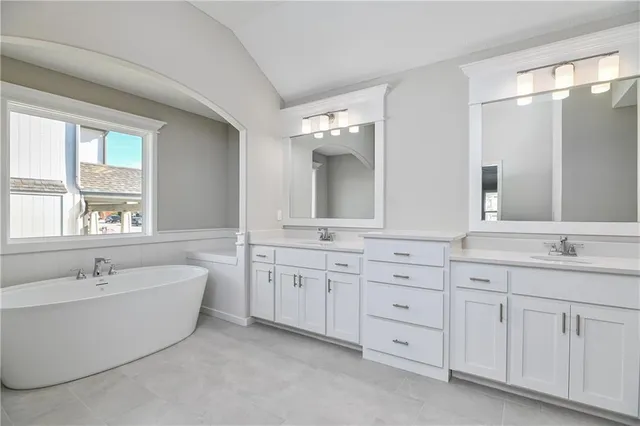 $634,950 | 2714 West Park Street, Olathe, KS 66061