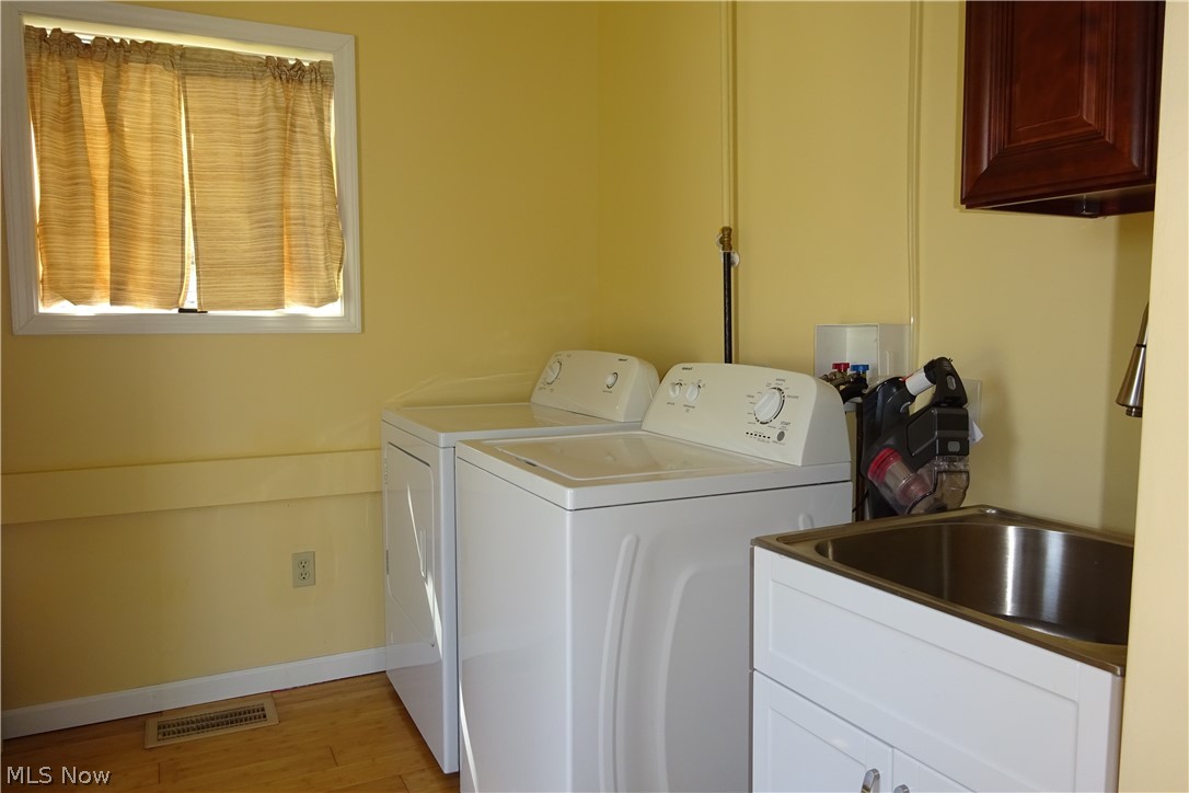 6797 Franke Road Cleveland, OH 44130 - Photo 12 of 24