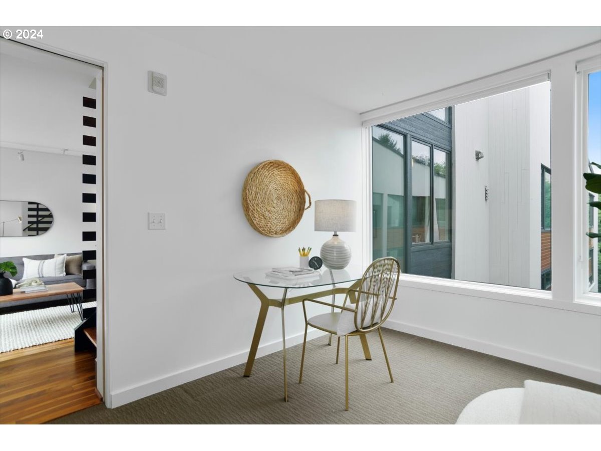 245 South Meade Street, Unit M2 Portland, OR 97201 - Photo 17 of 34 Den/Office