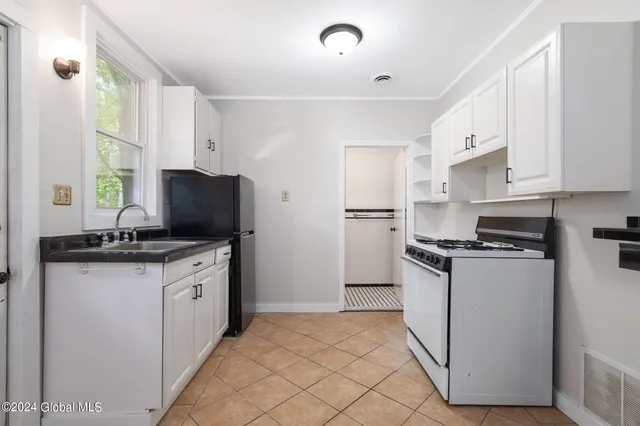 $1,250 | 293-295 Church Road, Albany, NY 12203