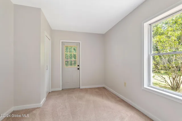 $1,250 | 293-295 Church Road, Albany, NY 12203