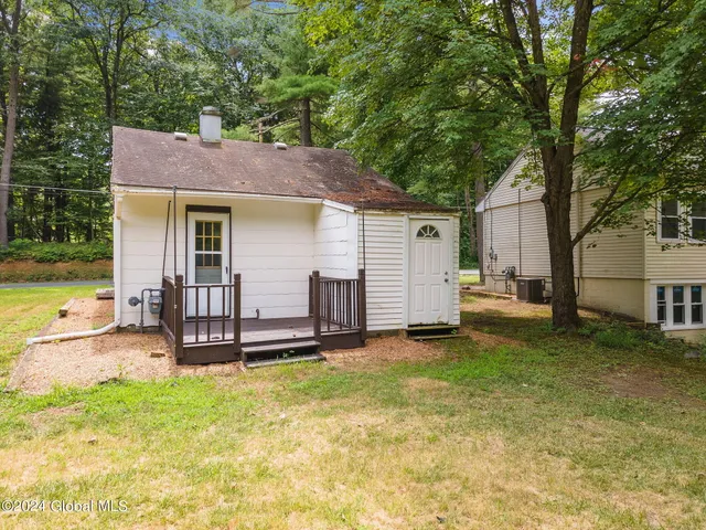 $1,250 | 293-295 Church Road, Albany, NY 12203