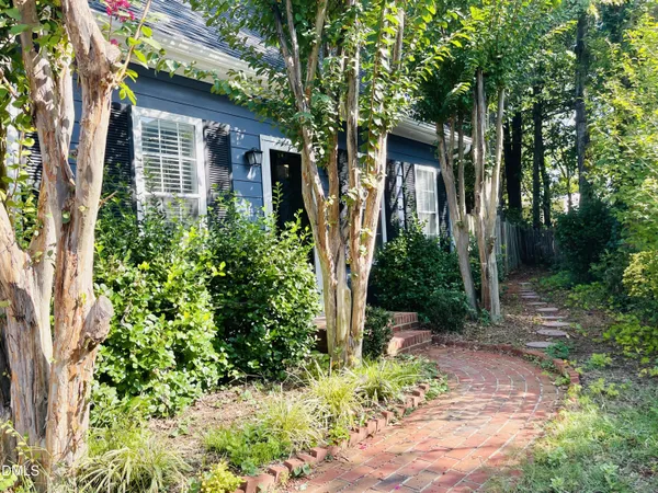 $2,650 | 104 Page Crossing, Chapel Hill, NC 27517