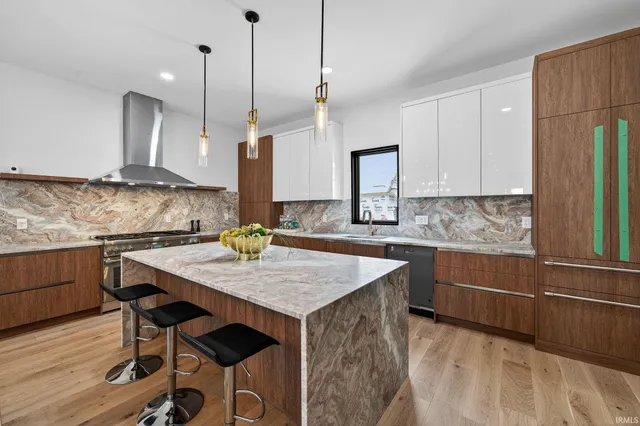 $1,890,000 | 14766 Saleem Court, Granger, IN 46530