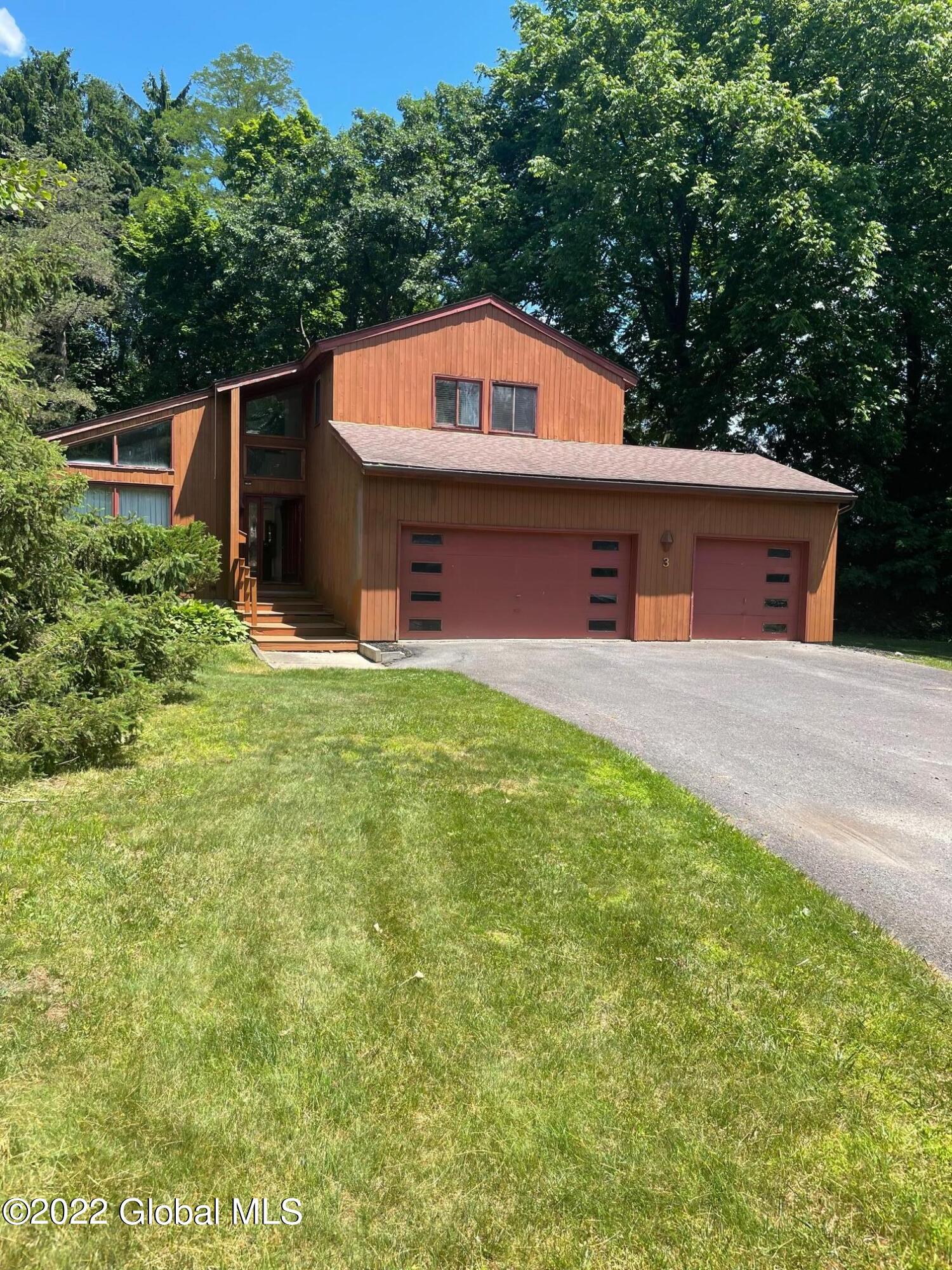 3 Chestnut Hill Road South Colonie, NY 12211 - Photo 2 of 32 IMG_0480