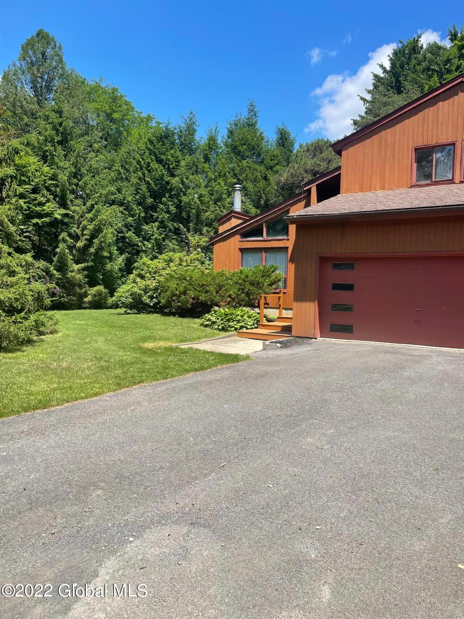 3 Chestnut Hill Road South Colonie, NY 12211 - Photo 4 of 32 IMG_0481