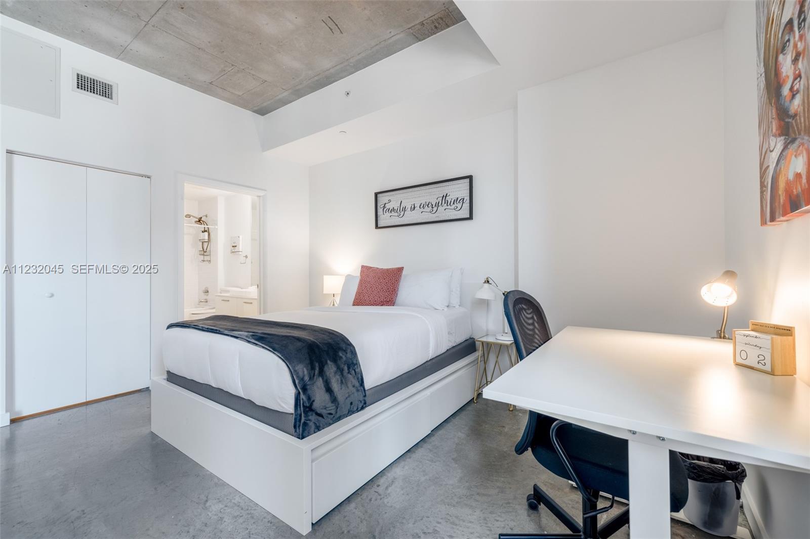 151 Southeast 1st Street, Unit 809 Miami, FL 33131 - Photo 27 of 45