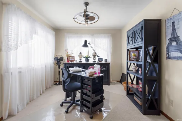 $250,000 | 2307 Executive Drive, Kokomo, IN 46902