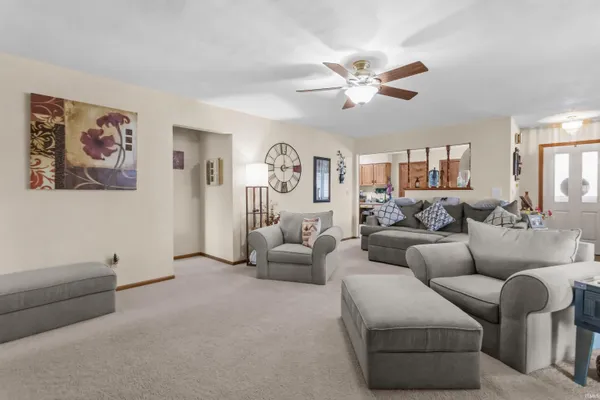 $250,000 | 2307 Executive Drive, Kokomo, IN 46902