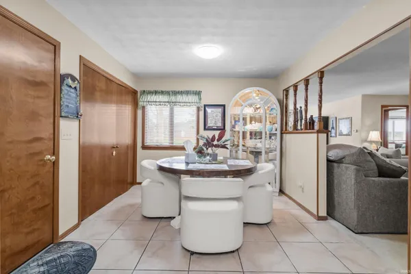 $250,000 | 2307 Executive Drive, Kokomo, IN 46902