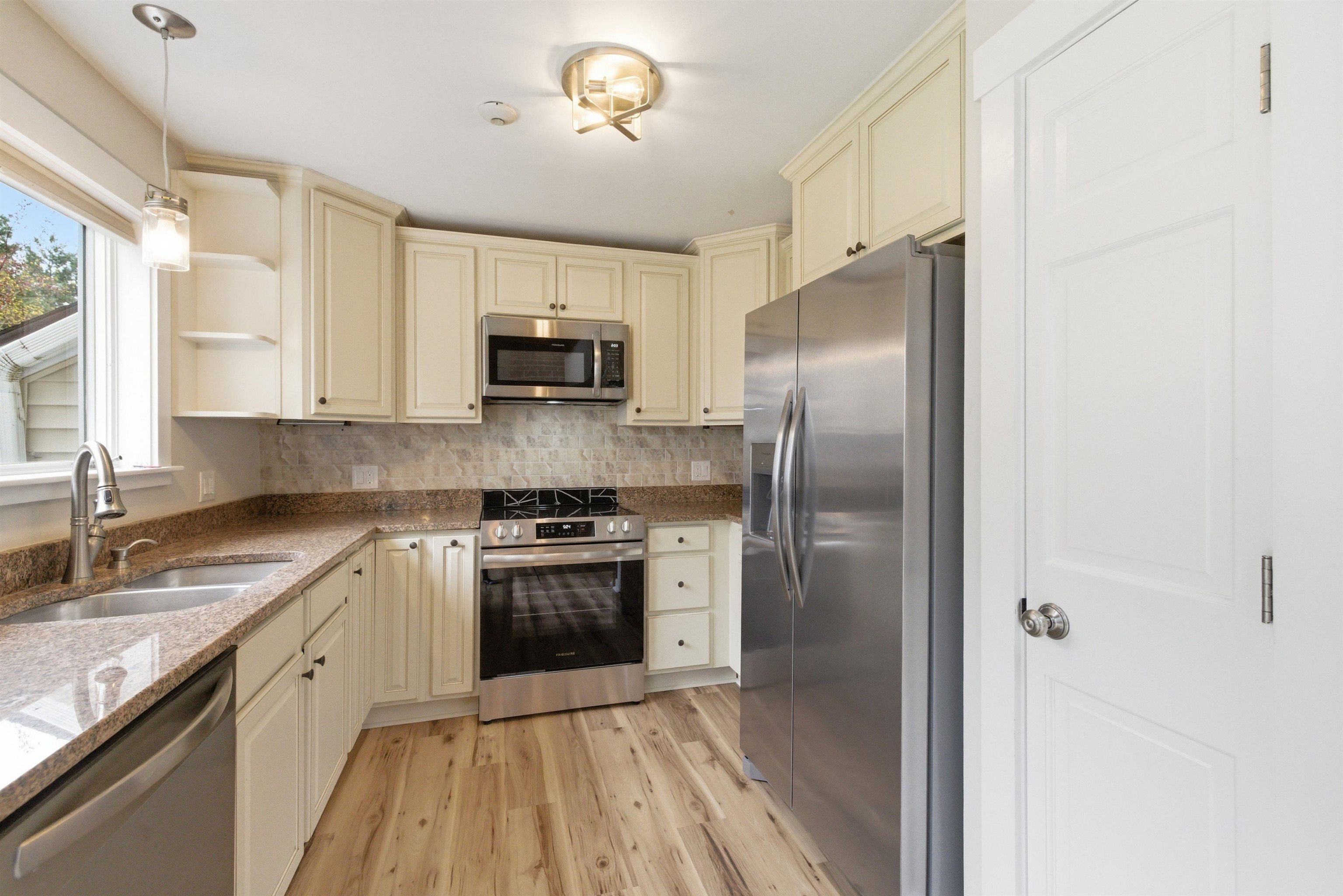 21 Fells Way, Unit B Laconia, NH 03246 - Photo 1 of 57