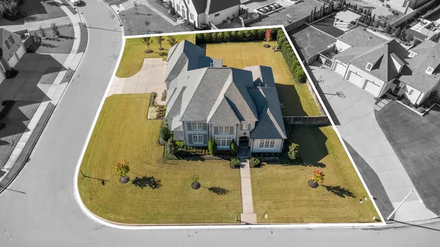 $1,349,000 | 7077 Allelon Circle North, Germantown, TN 38138