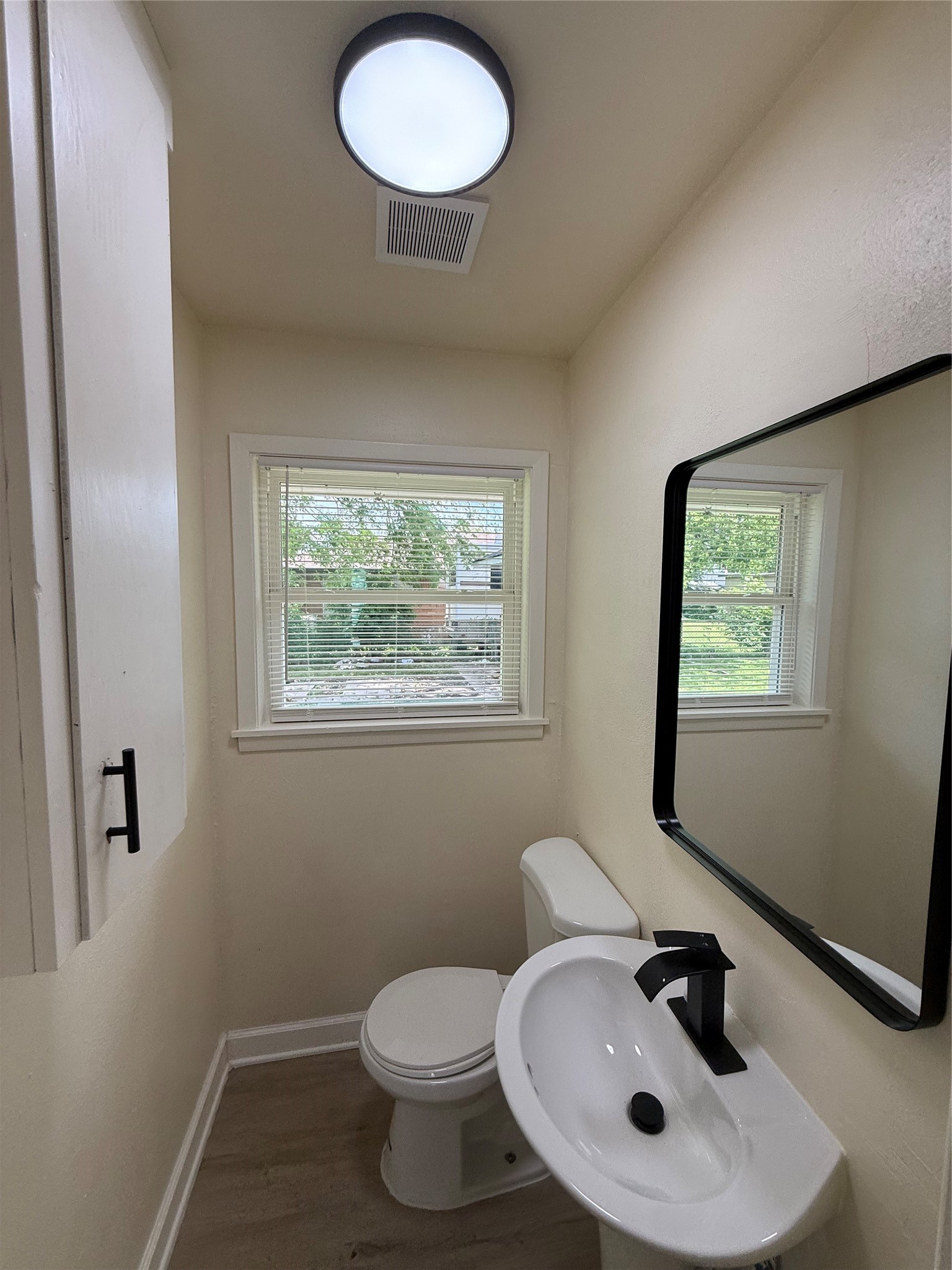 407 Midway Drive Baytown, TX 77521 - Photo 6 of 9