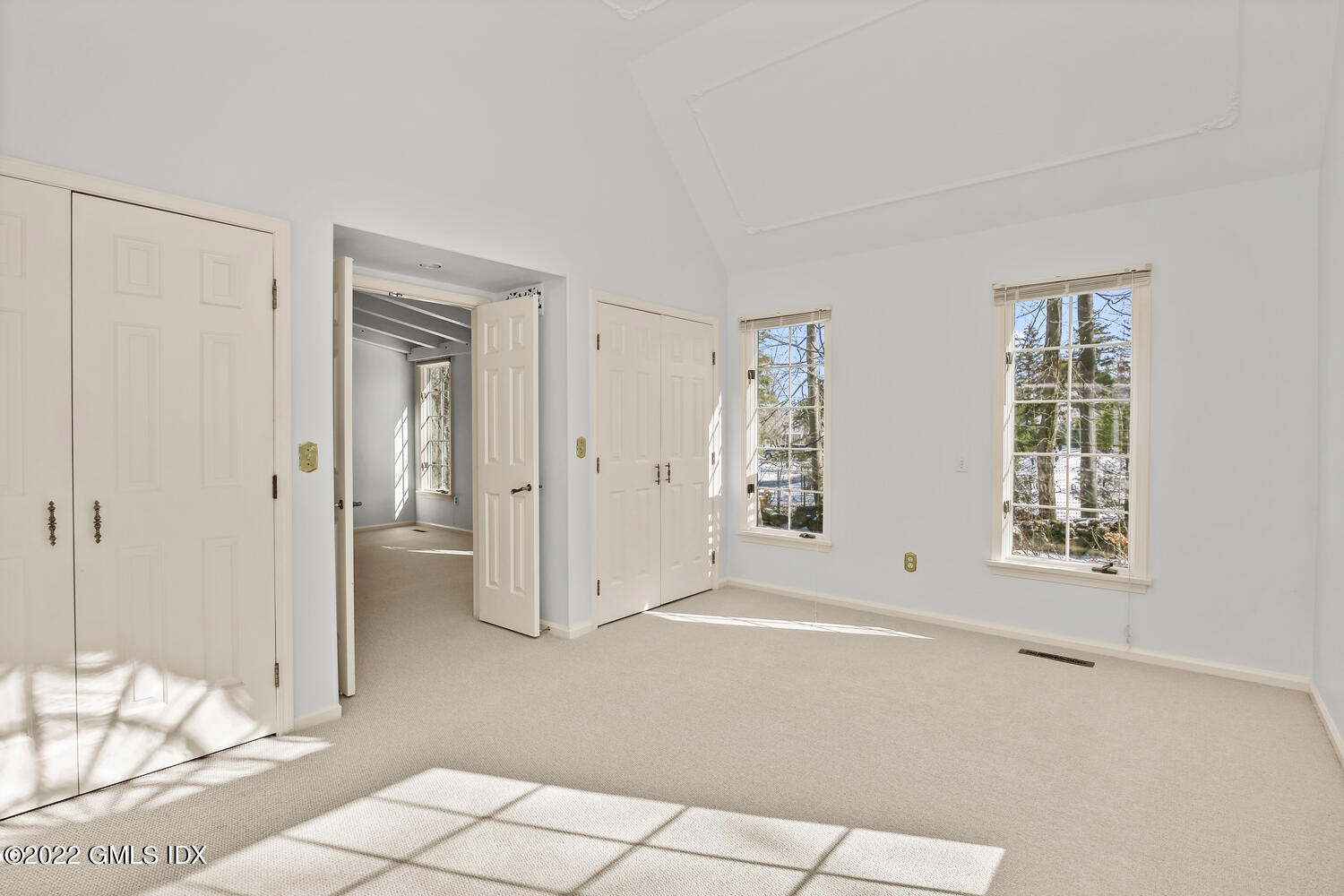 32 Peaceable Street Ridgefield, CT 06877 - Photo 23 of 38 a view of an empty room with window