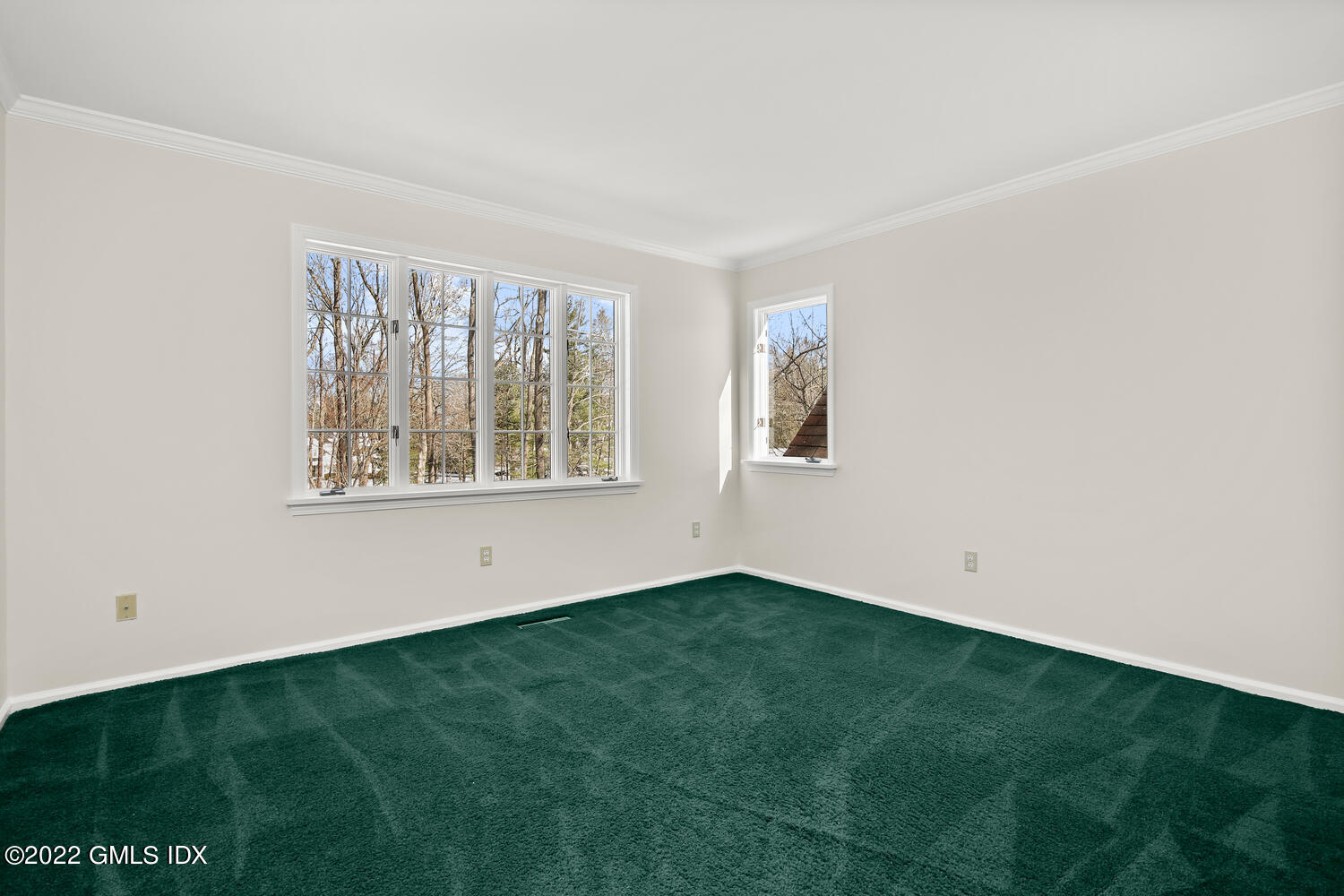 32 Peaceable Street Ridgefield, CT 06877 - Photo 28 of 38 an empty room with window