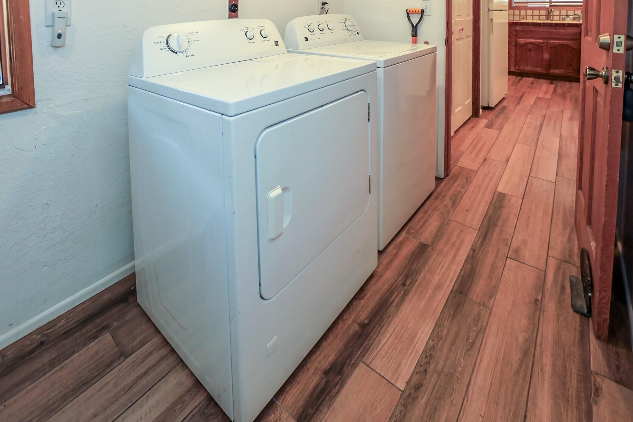 42638 Moonridge Road Big Bear Lake, CA 92315 - Photo 18 of 39 a utility room with dryer and washer