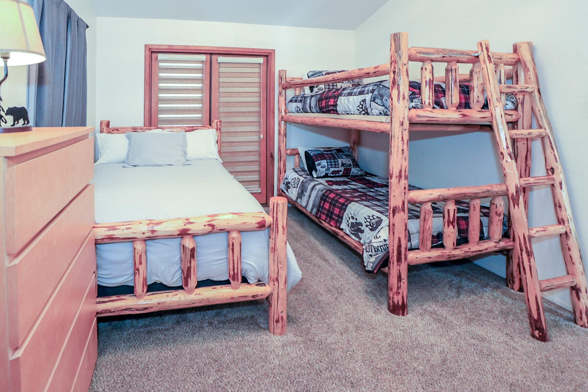 42638 Moonridge Road Big Bear Lake, CA 92315 - Photo 20 of 39 a bedroom with furniture and a window