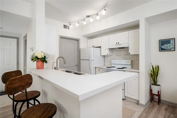 $1,650 | 5095 Fairways Circle, Unit I204, Vero Beach, FL 32967