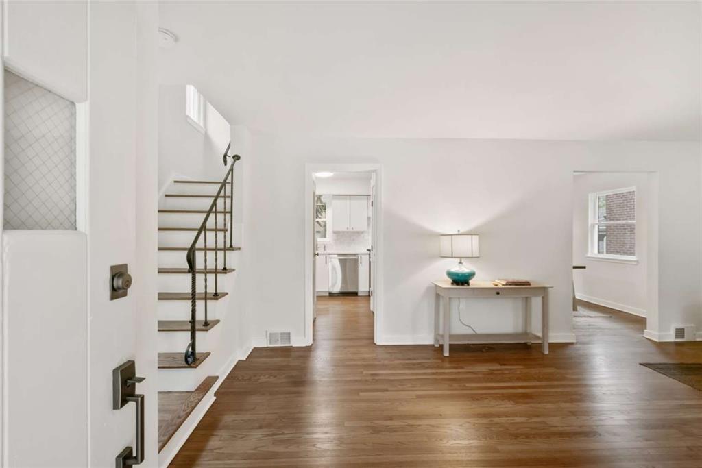 6444 Landview Road Pittsburgh, PA 15217 - Photo 3 of 21 Gallery Image 3