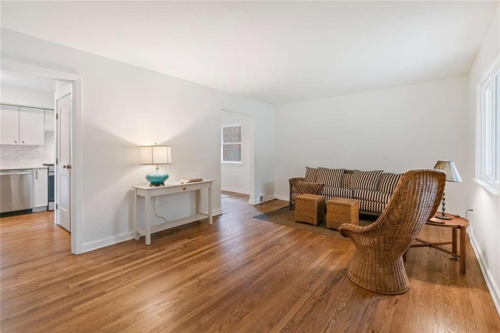 6444 Landview Road Pittsburgh, PA 15217 - Photo 5 of 21 Gallery Image 5