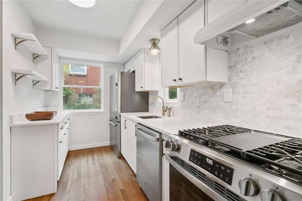 6444 Landview Road Pittsburgh, PA 15217 - Photo 7 of 21 Gallery Image 7