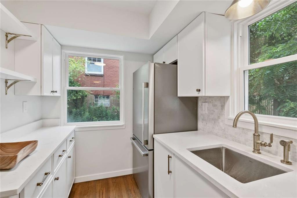 6444 Landview Road Pittsburgh, PA 15217 - Photo 8 of 21 Gallery Image 8