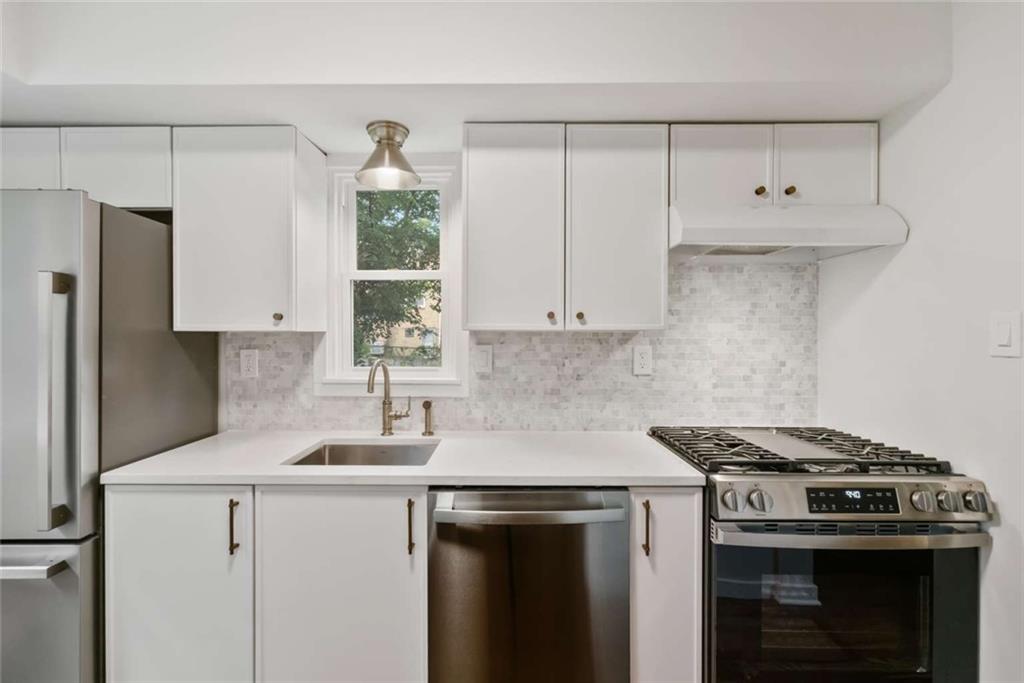 6444 Landview Road Pittsburgh, PA 15217 - Photo 10 of 21 Gallery Image 10
