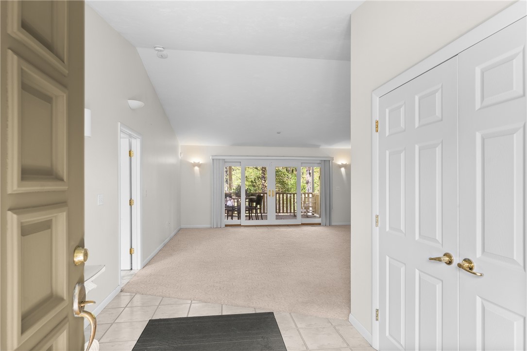 44 Whipple Road Smithfield, RI 02917 - Photo 6 of 50