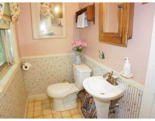 28 Argilla Road Andover, MA 01810 - Photo 4 of 10 Gallery Image 4