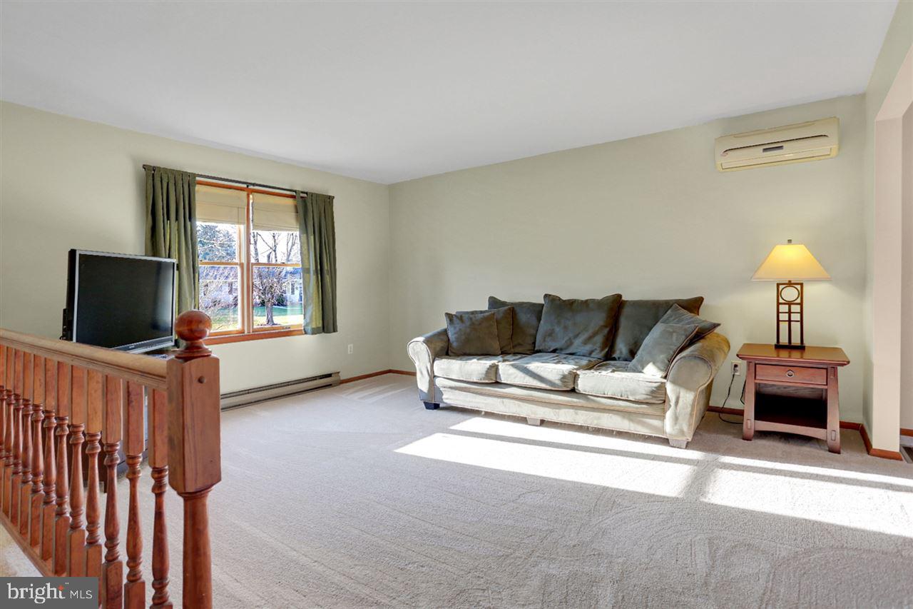 207 East Springville Road Boiling Springs, PA 17007 - Photo 5 of 18 Gallery Image 5