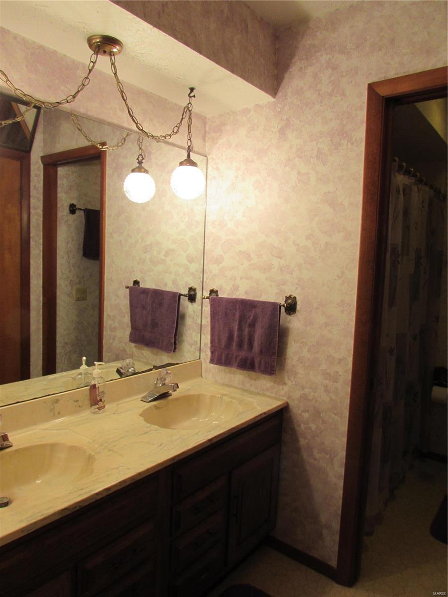 4945 Hazel Road Edwardsville, IL 62025 - Photo 20 of 60