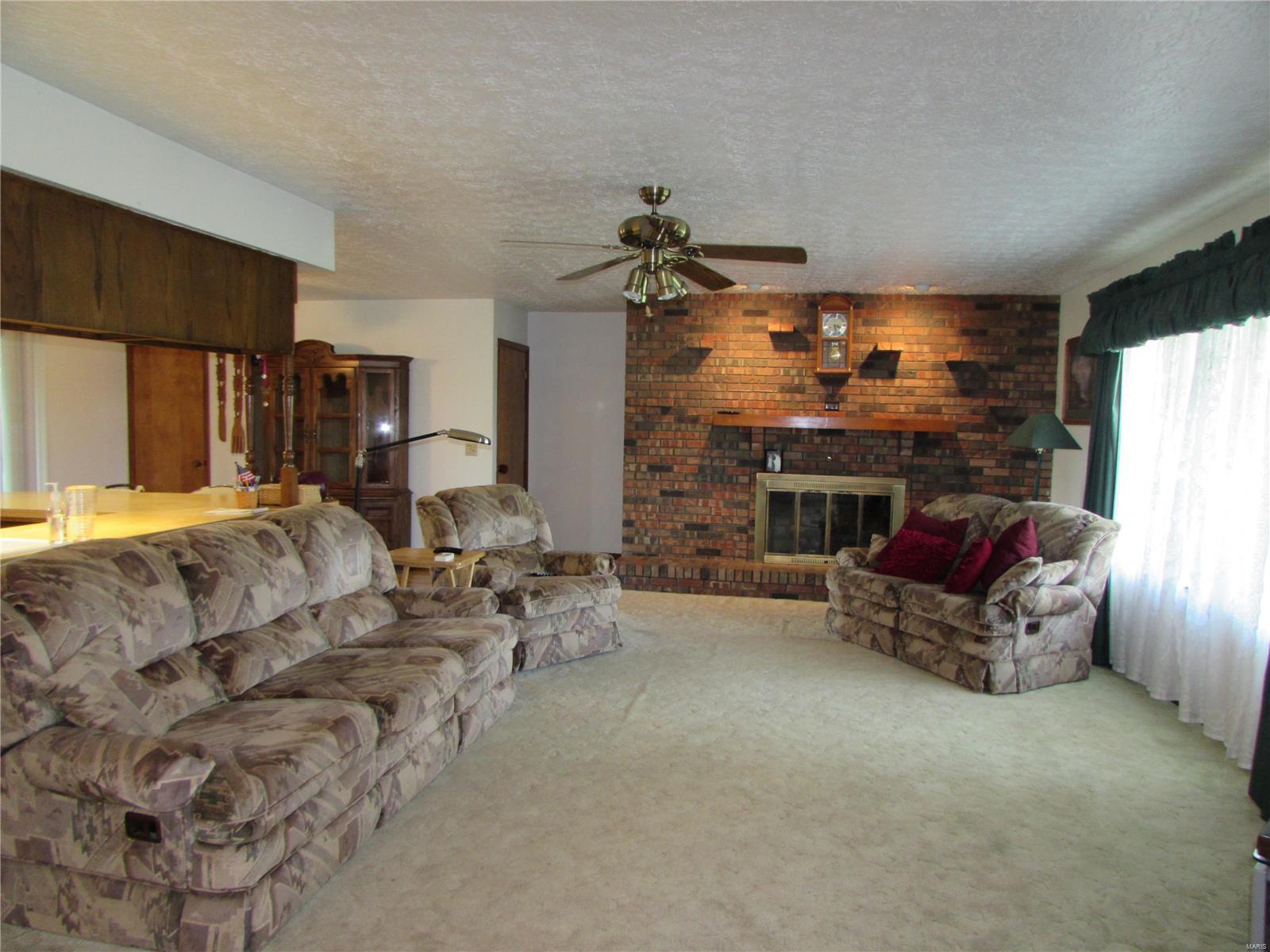 4945 Hazel Road Edwardsville, IL 62025 - Photo 3 of 60