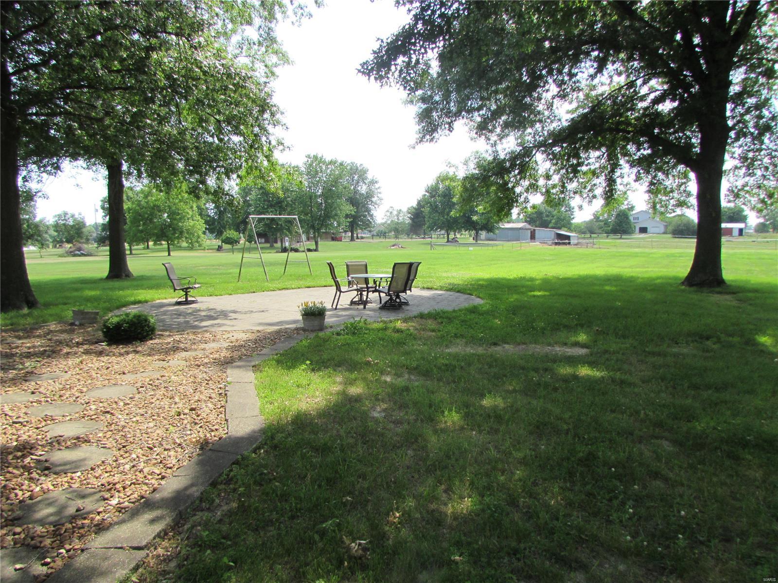 4945 Hazel Road Edwardsville, IL 62025 - Photo 34 of 60