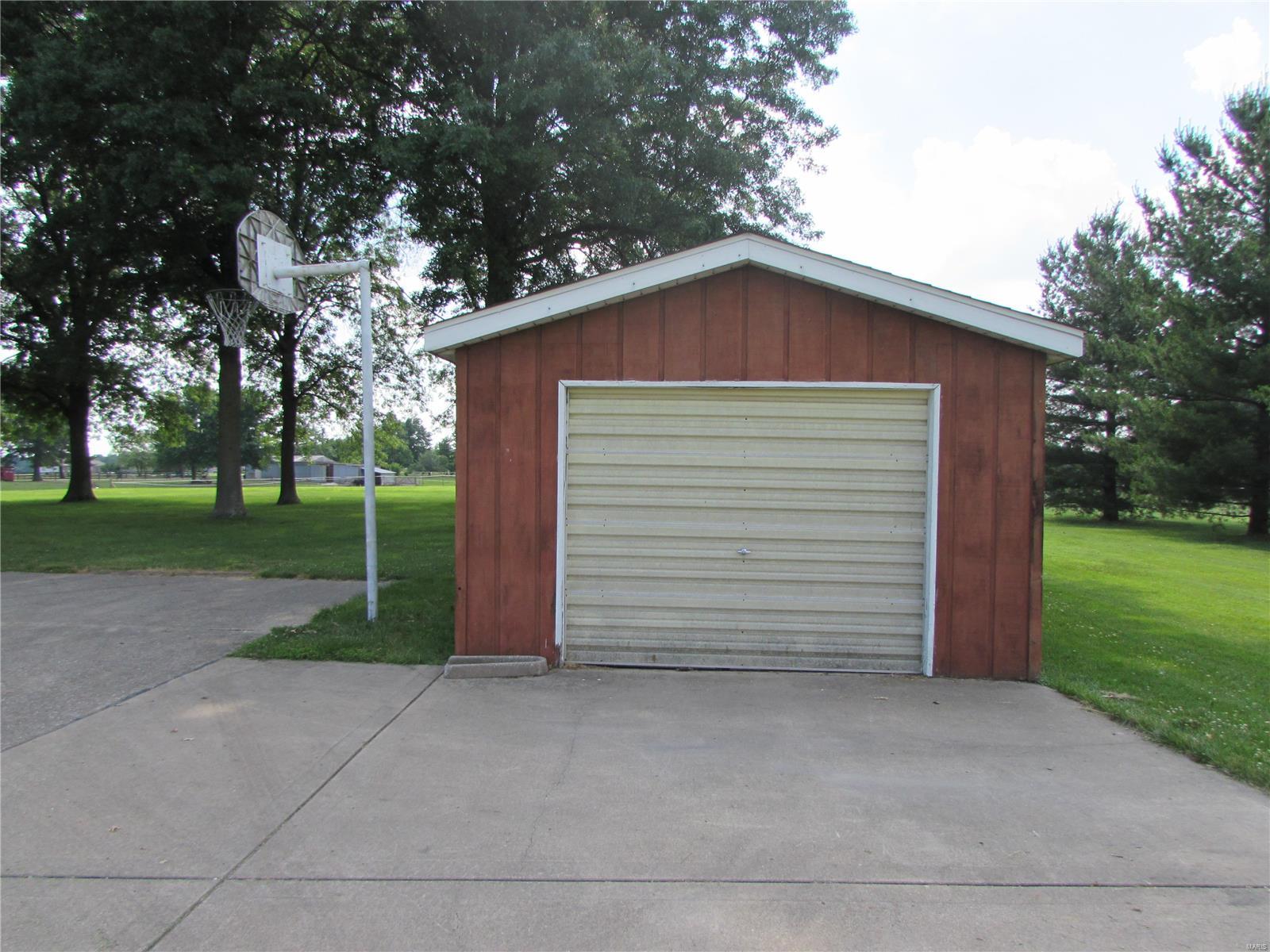 4945 Hazel Road Edwardsville, IL 62025 - Photo 39 of 60