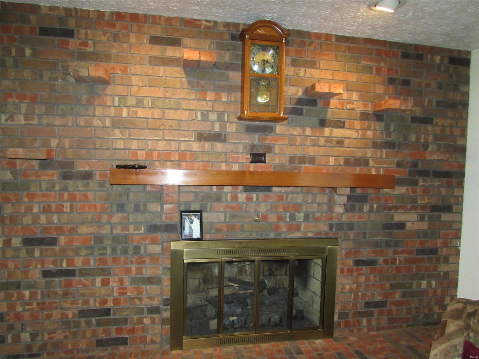 4945 Hazel Road Edwardsville, IL 62025 - Photo 5 of 60