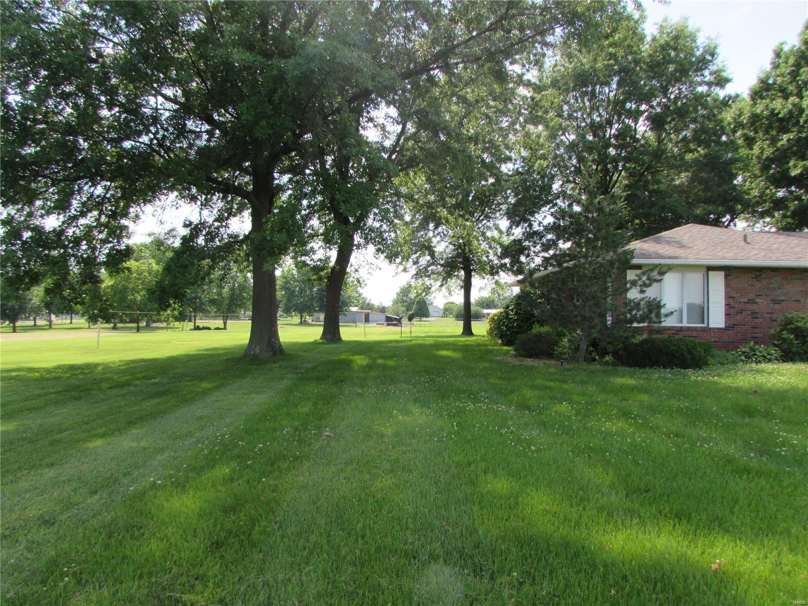 4945 Hazel Road Edwardsville, IL 62025 - Photo 43 of 60