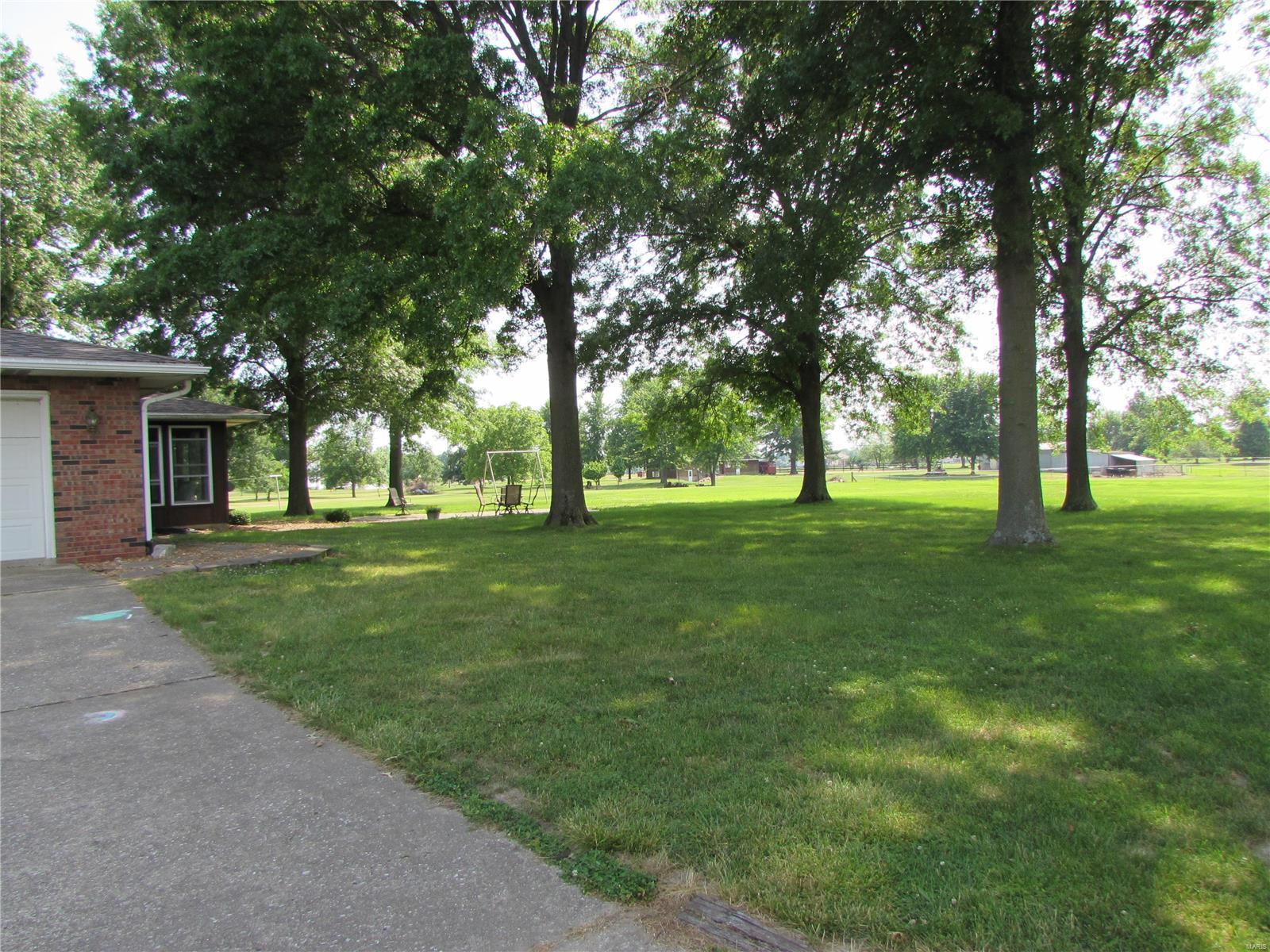 4945 Hazel Road Edwardsville, IL 62025 - Photo 46 of 60